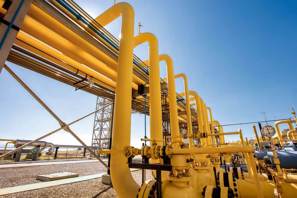 Large network of gas or water pipe connections