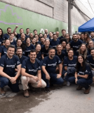 people volunteering