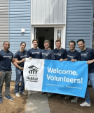 people volunteering